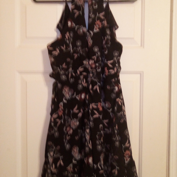 Miami Black Floral Sleeveless Mini Dress Flowy With Open Back Size Small - Picture 7 of 7